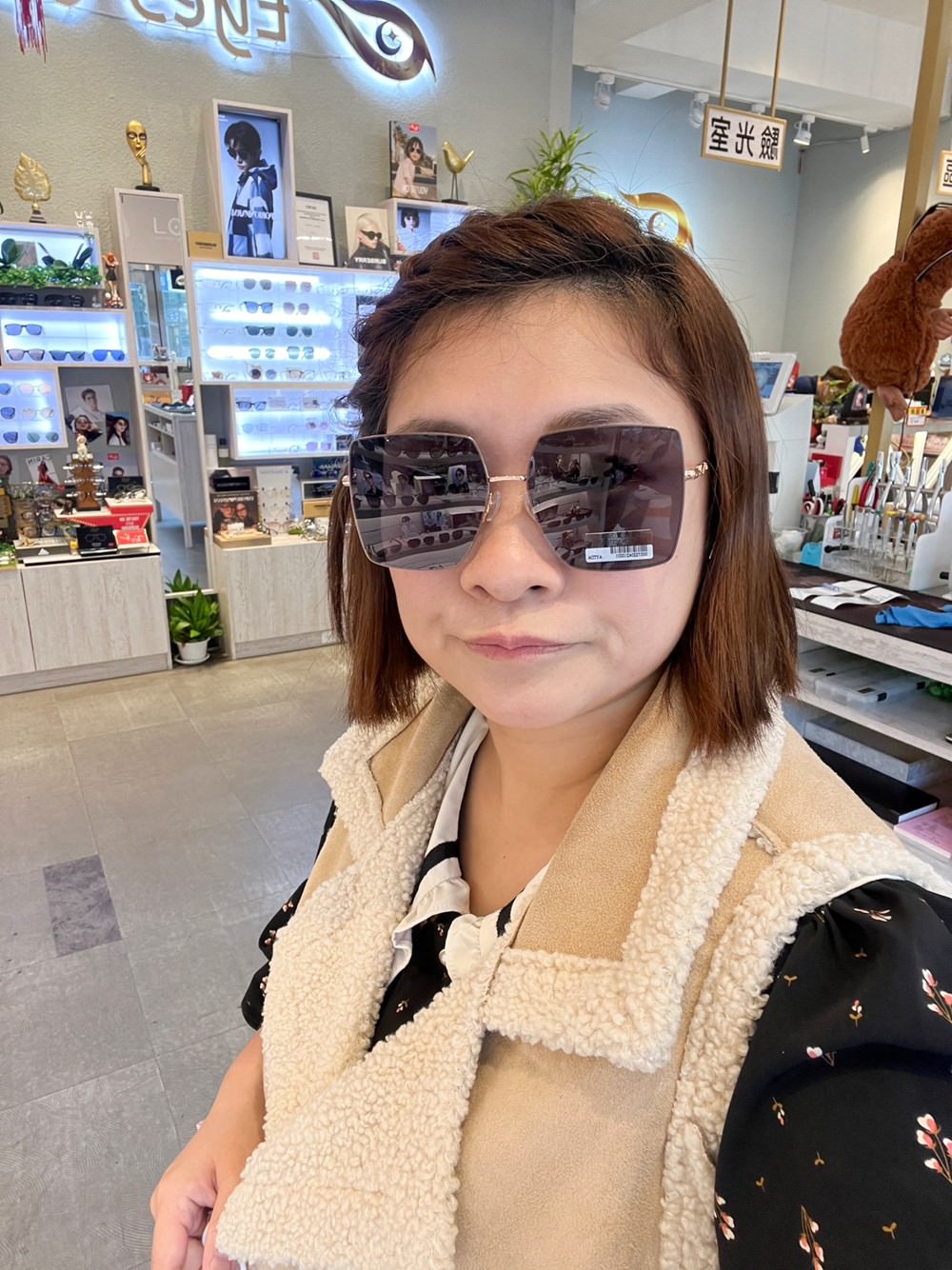 愛斯眼鏡精品｜屏東典藏館 德國NO.1 OptoVision客製化 鑽晶膜 Volkswagen純鈦鏡框 配鏡3D體驗