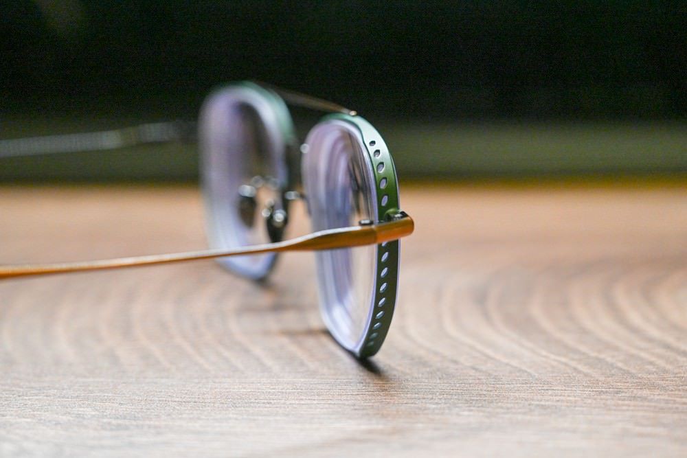 愛斯眼鏡精品｜屏東典藏館 德國NO.1 OptoVision客製化 鑽晶膜 Volkswagen純鈦鏡框 配鏡3D體驗