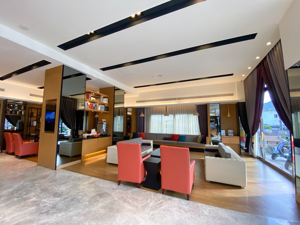 台東住宿推薦｜太陽升起的地方 太麻里曙光渡假 初鹿之境 夜探小野柳 排灣族部落豐收祭 太麻里平交道 多良車站 三天兩夜家族親子旅遊