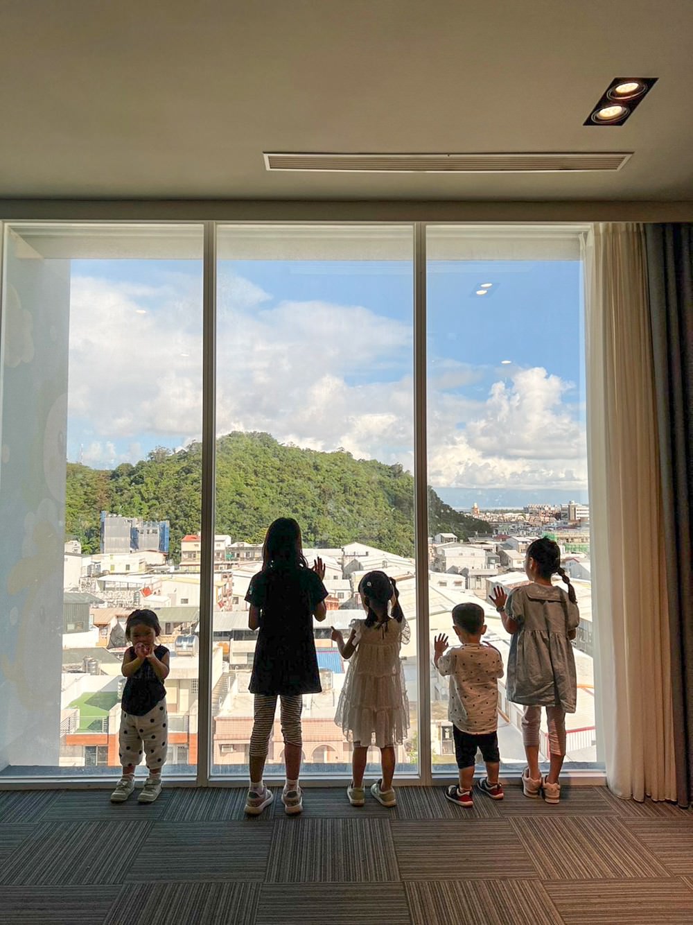 台東住宿推薦|鐵道旅驛追球日誌 無人機光雕音樂會 美娥海鮮必吃 逐浪海景咖啡看海 三天兩夜家族親子旅遊 - 第16張圖 台東住宿推薦|鐵道旅驛追球日誌 無人機光雕音樂會 美娥海鮮必吃 逐浪海景咖啡看海 三天兩夜家族親子旅遊