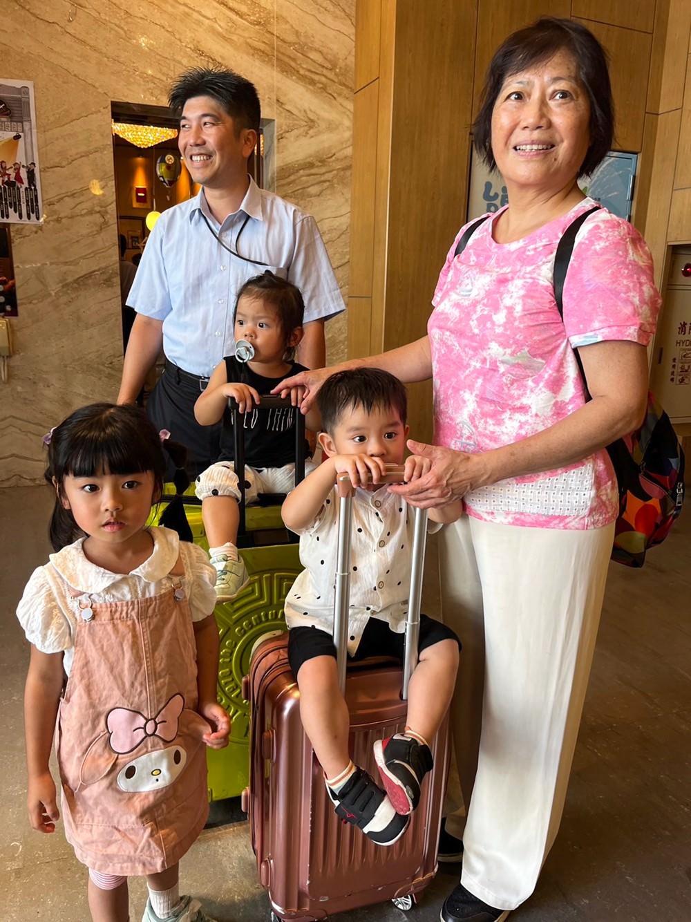 台東住宿推薦|鐵道旅驛追球日誌 無人機光雕音樂會 美娥海鮮必吃 逐浪海景咖啡看海 三天兩夜家族親子旅遊 - 第15張圖 台東住宿推薦|鐵道旅驛追球日誌 無人機光雕音樂會 美娥海鮮必吃 逐浪海景咖啡看海 三天兩夜家族親子旅遊
