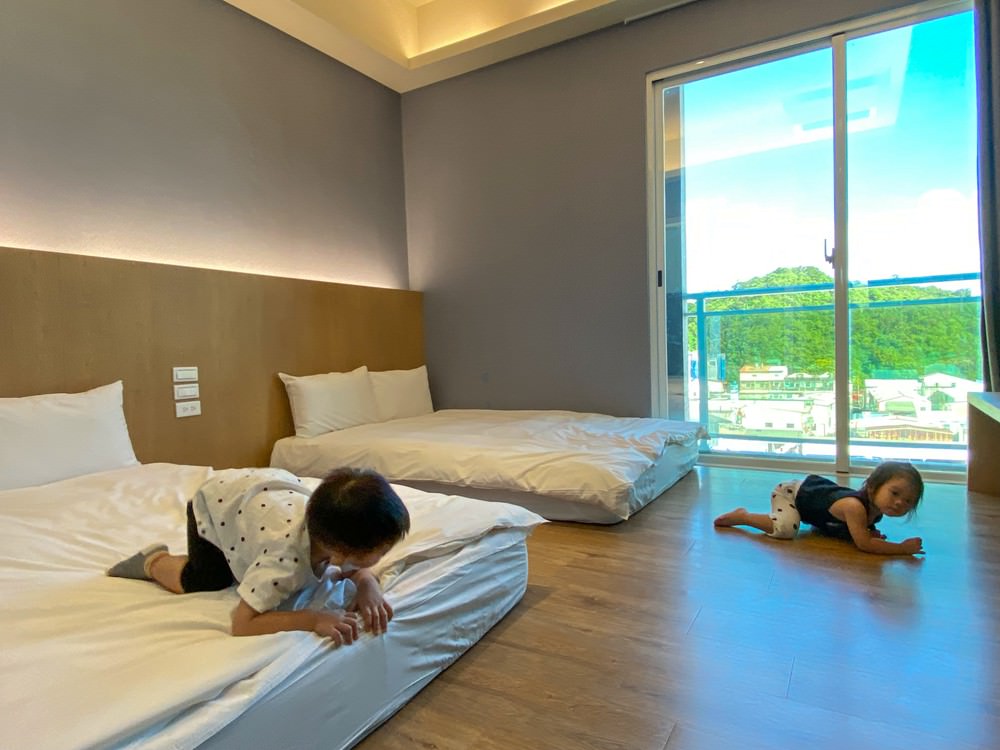 台東住宿推薦|鐵道旅驛追球日誌 無人機光雕音樂會 美娥海鮮必吃 逐浪海景咖啡看海 三天兩夜家族親子旅遊 - 第24張圖 台東住宿推薦|鐵道旅驛追球日誌 無人機光雕音樂會 美娥海鮮必吃 逐浪海景咖啡看海 三天兩夜家族親子旅遊