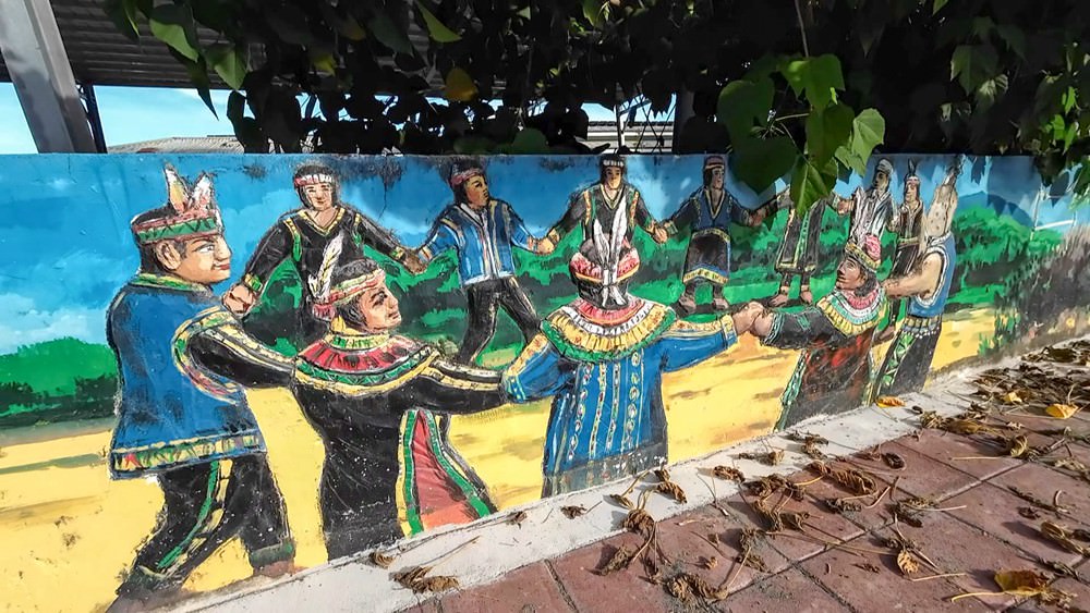 台東住宿推薦｜太陽升起的地方 太麻里曙光渡假 初鹿之境 夜探小野柳 排灣族部落豐收祭 太麻里平交道 多良車站 三天兩夜家族親子旅遊