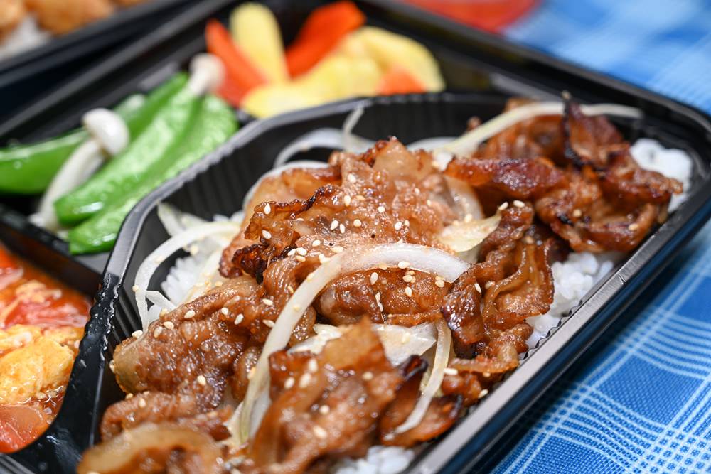 喜憨兒好食便當全新主菜 泰式檸檬魚柳 醬燒松阪豬 激推! 鹽烤鯖魚 竟然只要80元就吃的到!