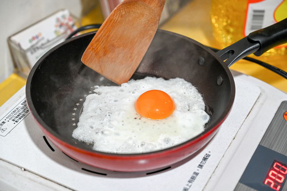 嘉義觀光工廠推薦｜勤億蛋品夢工場 蛋捲DIY 認識好蛋 品嚐滴雞精 工廠實境秀 蛋品科技親子旅行