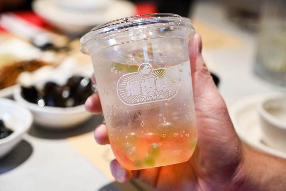 高雄左營區美食｜爆爆蛙 牛蛙拌鍋 必點 夏灣老味私房菜 潮流銷魂餐廳 原來吃鍋也可以那麼Chill