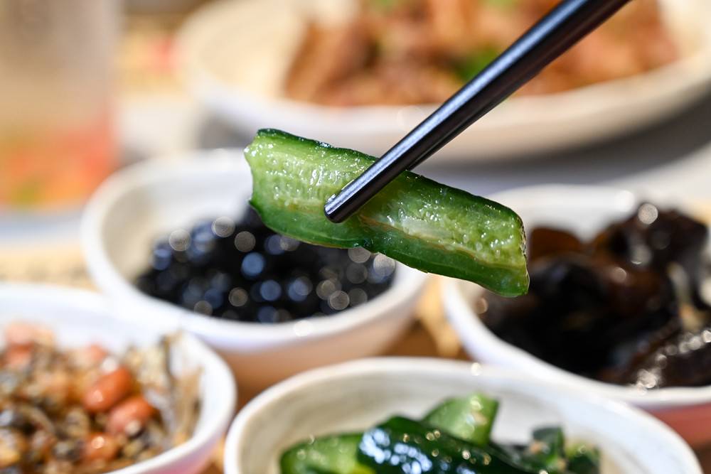 高雄左營區美食｜爆爆蛙 牛蛙拌鍋 必點 夏灣老味私房菜 潮流銷魂餐廳 原來吃鍋也可以那麼Chill