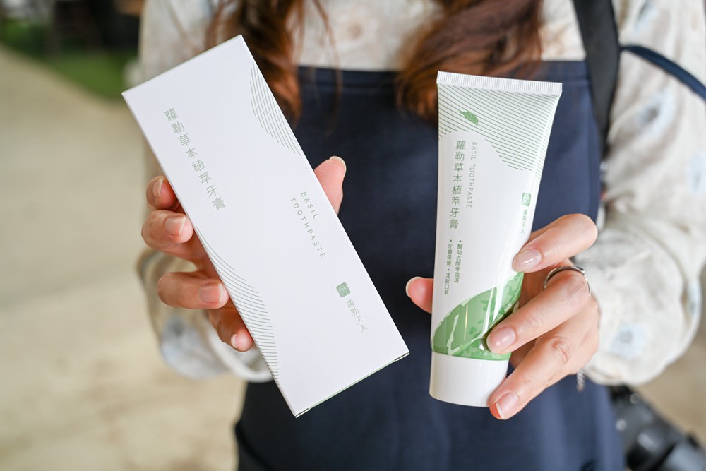 屏東萬丹共學趣｜親子一日旅遊推薦，必吃馬卡龍紅豆餅、萬丹古早味綠蕉美食、臭豆腐配精品咖啡，竹林有機農場羅勒洗顏慕斯DIY、丹醇研選牧場鮮乳!