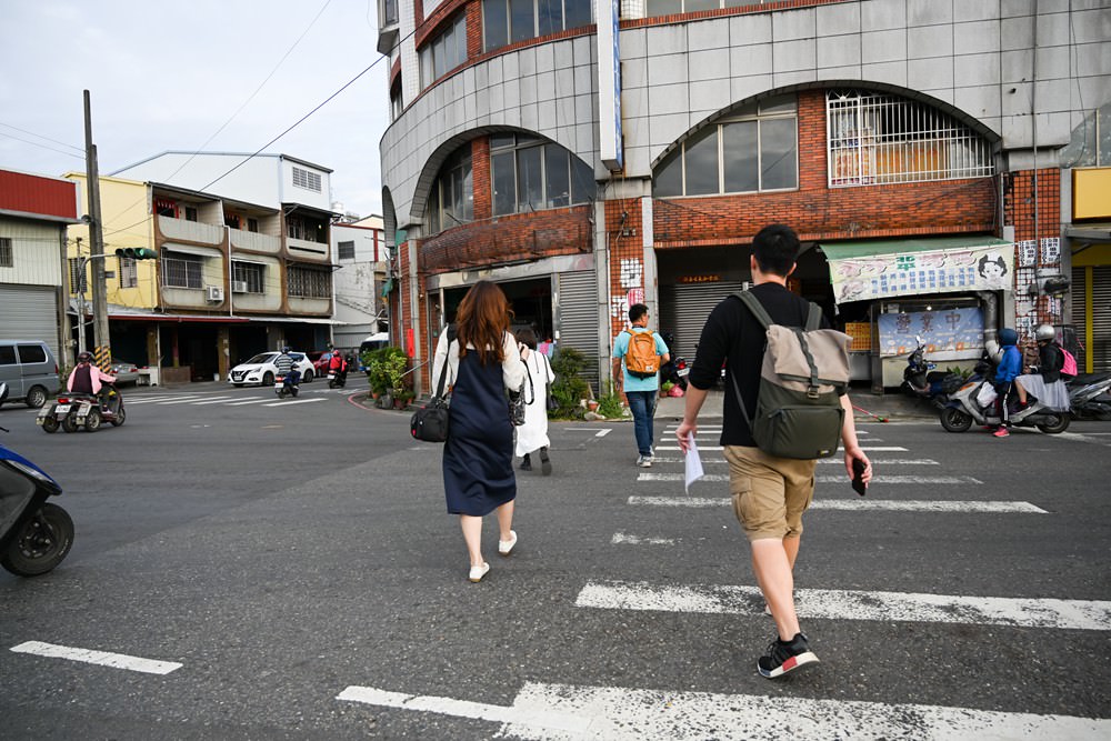 屏東萬丹共學趣｜親子一日旅遊推薦，必吃馬卡龍紅豆餅、萬丹古早味綠蕉美食、臭豆腐配精品咖啡，竹林有機農場羅勒洗顏慕斯DIY、丹醇研選牧場鮮乳!