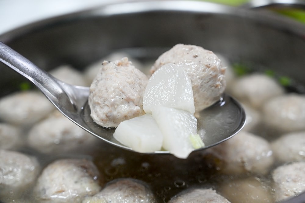 屏東萬丹共學趣｜親子一日旅遊推薦，必吃馬卡龍紅豆餅、萬丹古早味綠蕉美食、臭豆腐配精品咖啡，竹林有機農場羅勒洗顏慕斯DIY、丹醇研選牧場鮮乳!