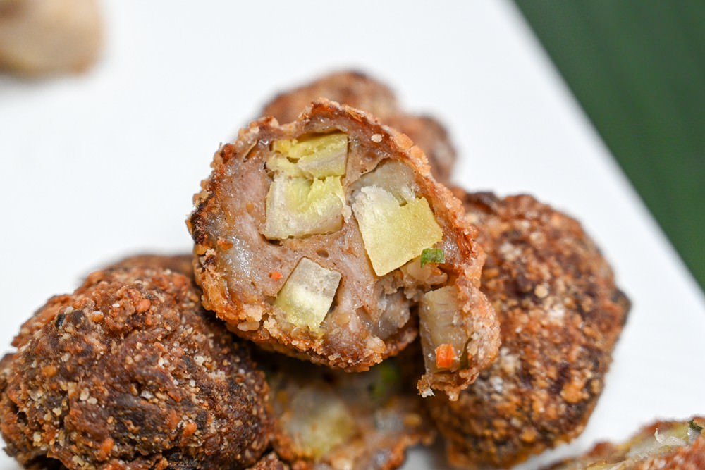 屏東萬丹共學趣｜親子一日旅遊推薦，必吃馬卡龍紅豆餅、萬丹古早味綠蕉美食、臭豆腐配精品咖啡，竹林有機農場羅勒洗顏慕斯DIY、丹醇研選牧場鮮乳!