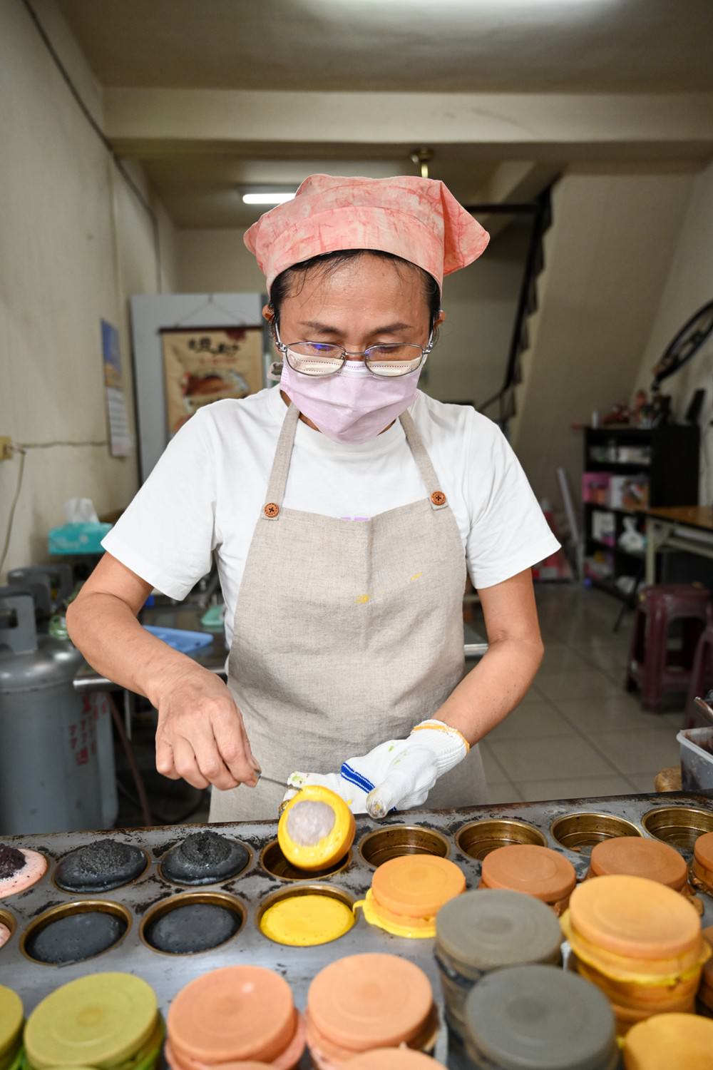 屏東萬丹共學趣｜親子一日旅遊推薦，必吃馬卡龍紅豆餅、萬丹古早味綠蕉美食、臭豆腐配精品咖啡，竹林有機農場羅勒洗顏慕斯DIY、丹醇研選牧場鮮乳!