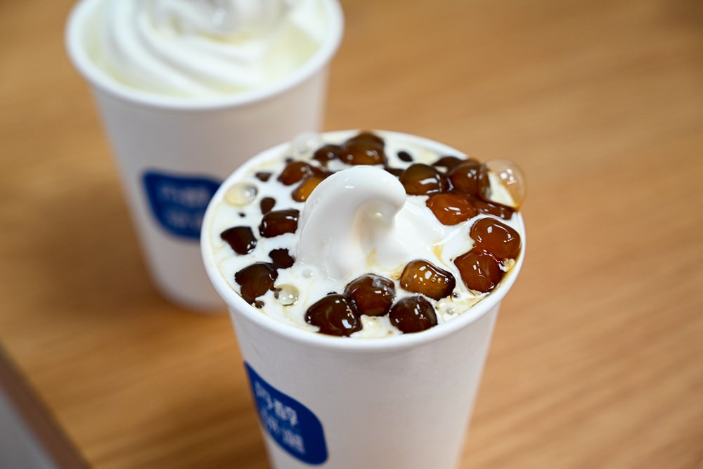 屏東萬丹共學趣｜親子一日旅遊推薦，必吃馬卡龍紅豆餅、萬丹古早味綠蕉美食、臭豆腐配精品咖啡，竹林有機農場羅勒洗顏慕斯DIY、丹醇研選牧場鮮乳!