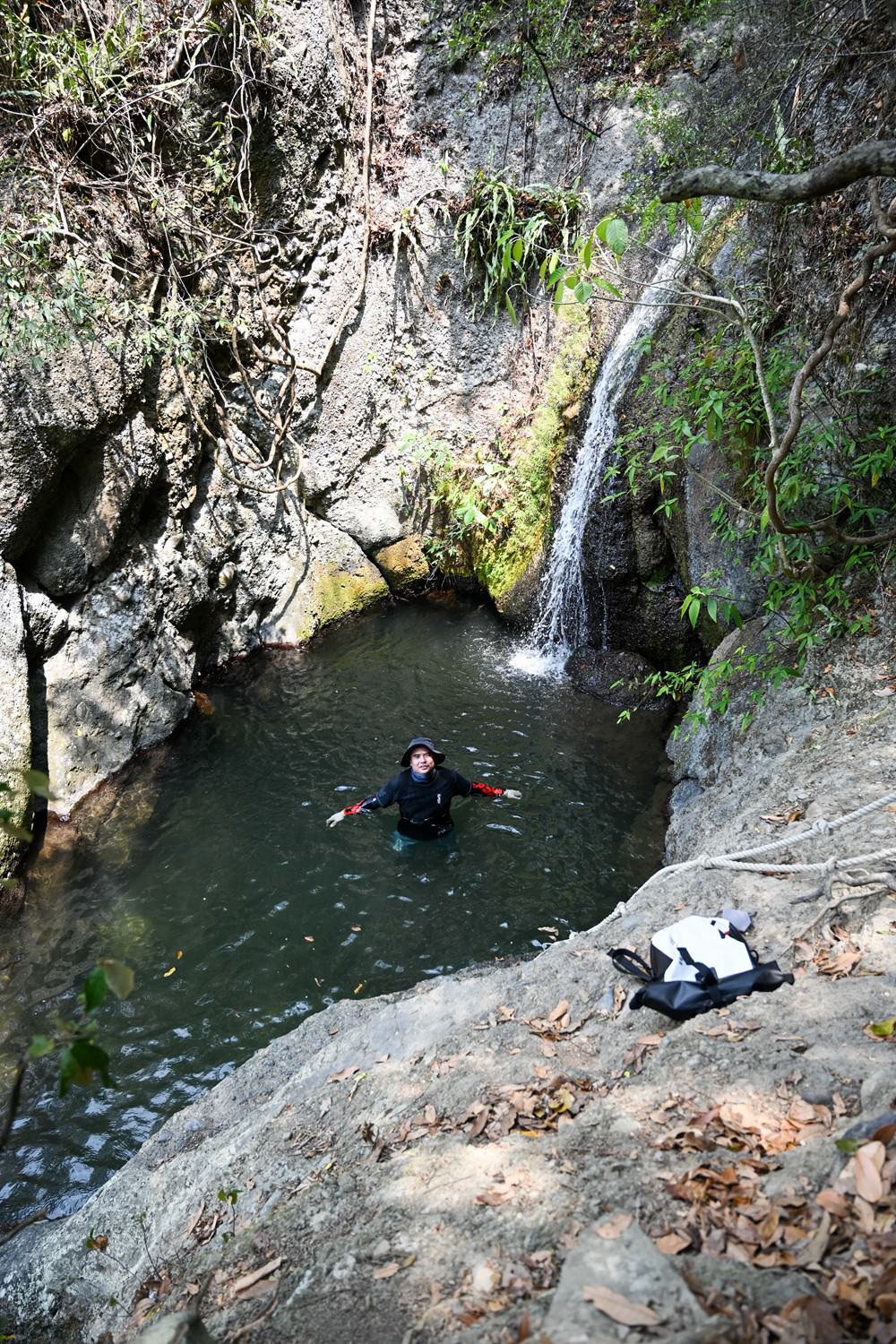 屏東滿州七孔瀑布 永靖村裡的秘境 老朋友的一日旅行