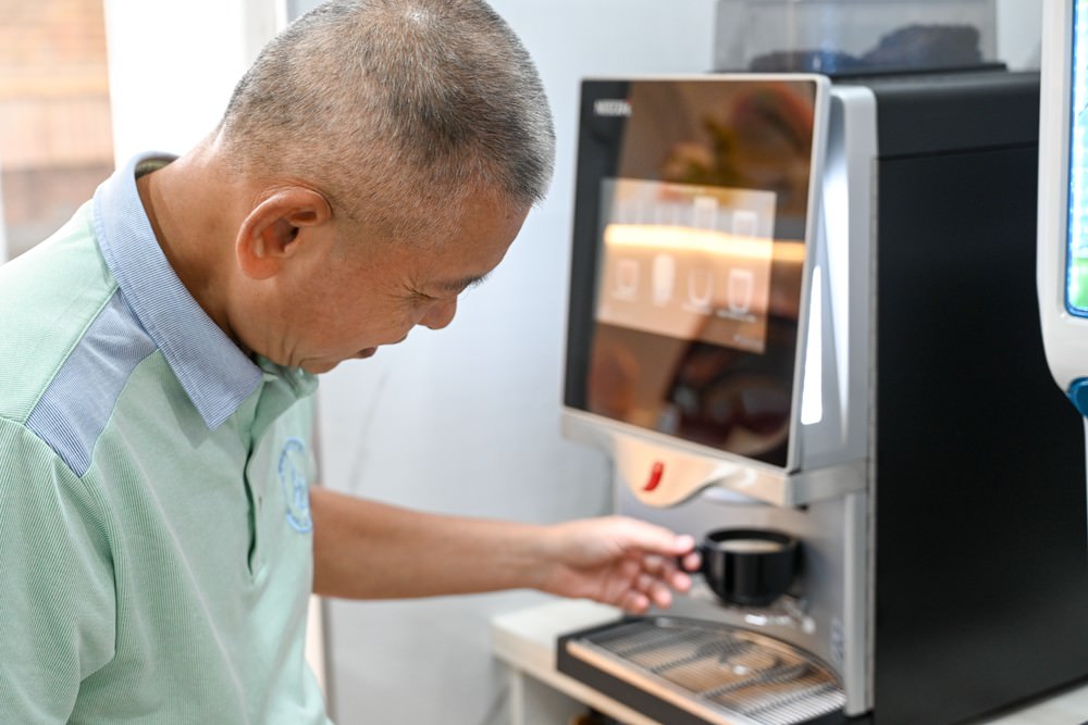 高雄鍋物推薦|喜憨兒鍋物料理 澎湃海陸總匯 六種湯底任選 自助吧 全新裝潢個人鍋 親子友善餐廳 高雄聯萌巨萌角色直擊 - 第17張圖 高雄鍋物推薦|喜憨兒鍋物料理 澎湃海陸總匯 六種湯底任選 自助吧 全新裝潢個人鍋 親子友善餐廳 高雄聯萌巨萌角色直擊