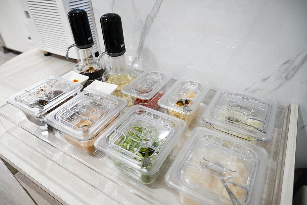 高雄鍋物推薦|喜憨兒鍋物料理 澎湃海陸總匯 六種湯底任選 自助吧 全新裝潢個人鍋 親子友善餐廳 高雄聯萌巨萌角色直擊 - 第13張圖 高雄鍋物推薦|喜憨兒鍋物料理 澎湃海陸總匯 六種湯底任選 自助吧 全新裝潢個人鍋 親子友善餐廳 高雄聯萌巨萌角色直擊