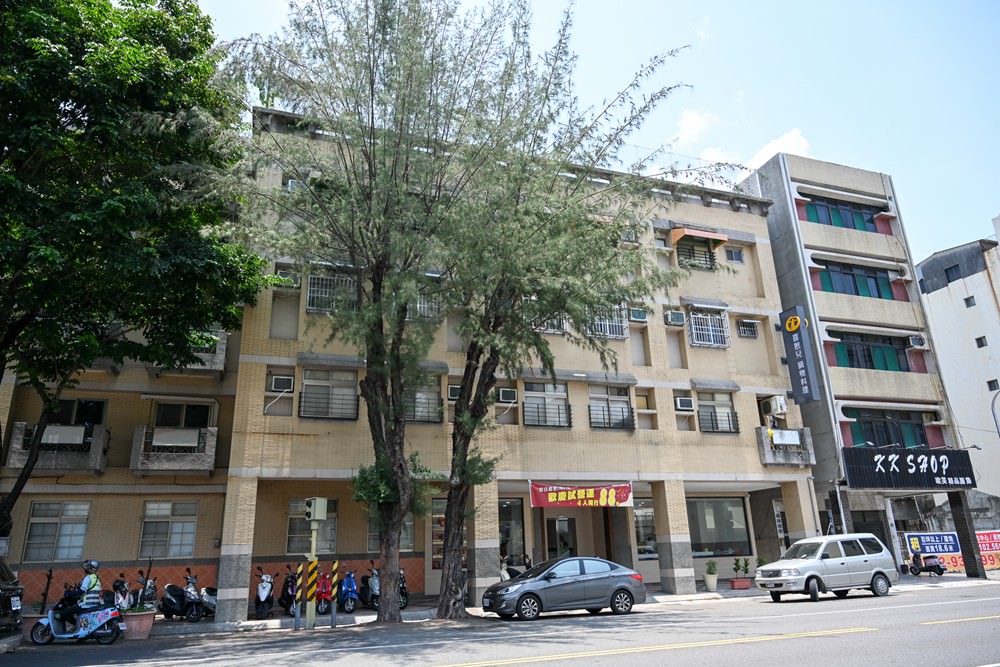 高雄鍋物推薦|喜憨兒鍋物料理 澎湃海陸總匯 六種湯底任選 自助吧 全新裝潢個人鍋 親子友善餐廳 高雄聯萌巨萌角色直擊 - 第2張圖 高雄鍋物推薦|喜憨兒鍋物料理 澎湃海陸總匯 六種湯底任選 自助吧 全新裝潢個人鍋 親子友善餐廳 高雄聯萌巨萌角色直擊