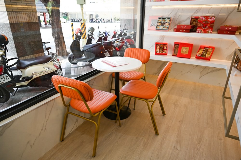 高雄鍋物推薦|喜憨兒鍋物料理 澎湃海陸總匯 六種湯底任選 自助吧 全新裝潢個人鍋 親子友善餐廳 高雄聯萌巨萌角色直擊 - 第21張圖 高雄鍋物推薦|喜憨兒鍋物料理 澎湃海陸總匯 六種湯底任選 自助吧 全新裝潢個人鍋 親子友善餐廳 高雄聯萌巨萌角色直擊