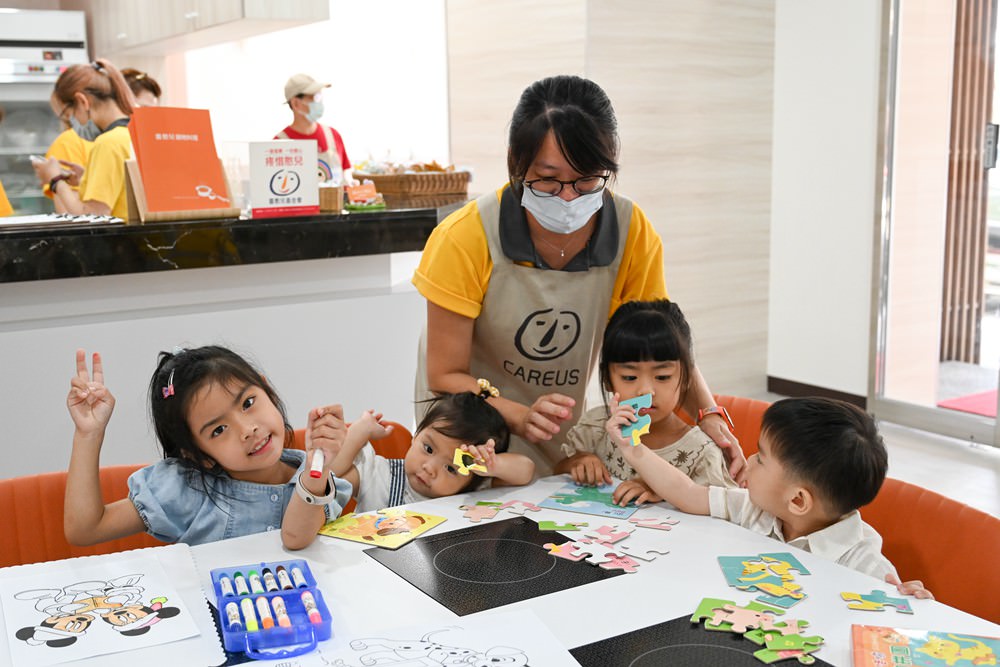 高雄鍋物推薦|喜憨兒鍋物料理 澎湃海陸總匯 六種湯底任選 自助吧 全新裝潢個人鍋 親子友善餐廳 高雄聯萌巨萌角色直擊 - 第42張圖 高雄鍋物推薦|喜憨兒鍋物料理 澎湃海陸總匯 六種湯底任選 自助吧 全新裝潢個人鍋 親子友善餐廳 高雄聯萌巨萌角色直擊