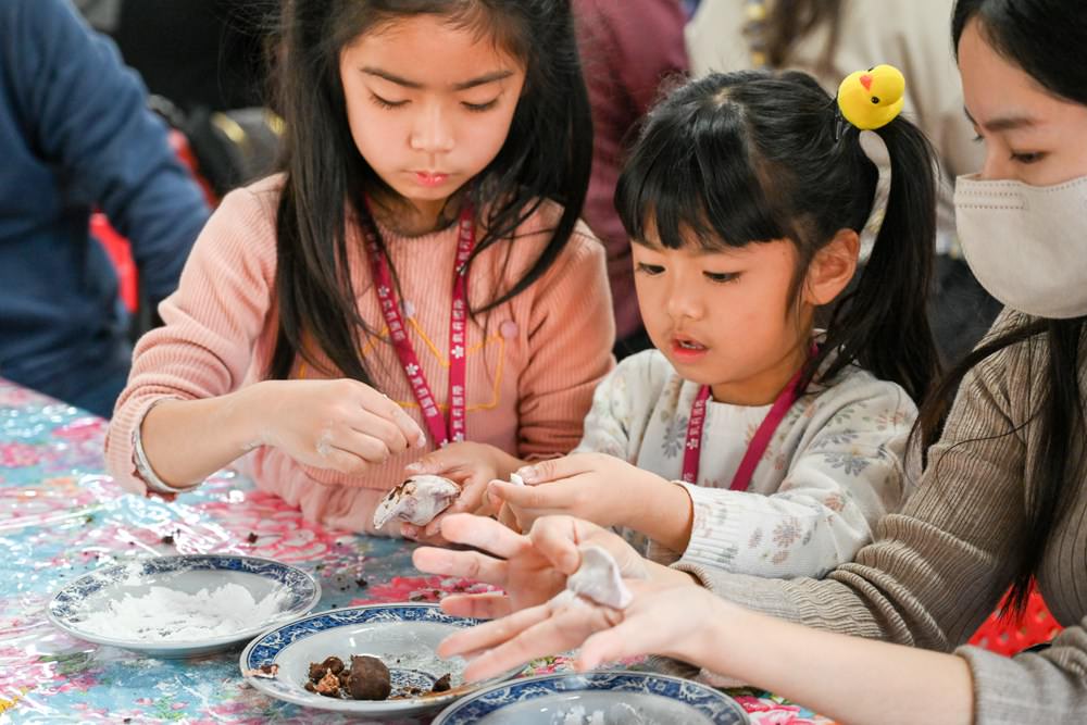 屏東親子旅遊景點｜六堆客家文化園區 客家米食DIY &手洗愛玉，六堆好味緒報名中! 單車漫遊、賞螢露營、遊憩沙坑、小星球兒童館、展覽與文化體驗，讓我們一同走訪六堆好所在!