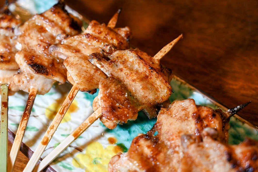 高雄楠梓美食|鯨炭吉串燒居酒屋,生日派對餐廳 浮誇日式料理,令人驚豔的手釣海魚兩吃! 嚴選串燒搭配生啤太過癮 ,上百種日本料理上上選! - 第33張圖 高雄楠梓美食|鯨炭吉串燒居酒屋,生日派對餐廳 浮誇日式料理,令人驚豔的手釣海魚兩吃! 嚴選串燒搭配生啤太過癮 ,上百種日本料理上上選!