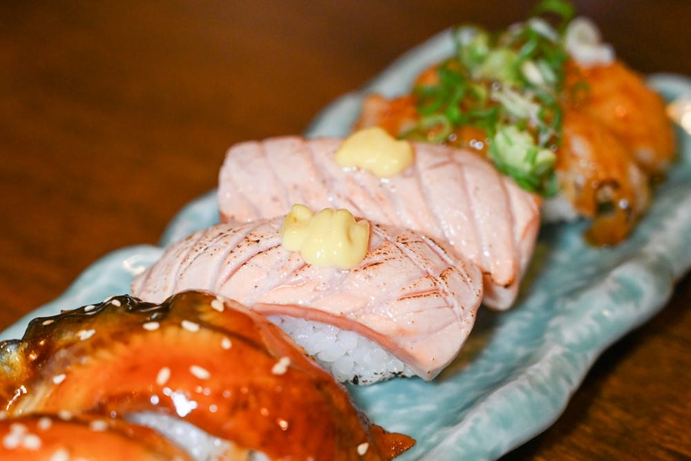 高雄楠梓美食|鯨炭吉串燒居酒屋,生日派對餐廳 浮誇日式料理,令人驚豔的手釣海魚兩吃! 嚴選串燒搭配生啤太過癮 ,上百種日本料理上上選! - 第36張圖 高雄楠梓美食|鯨炭吉串燒居酒屋,生日派對餐廳 浮誇日式料理,令人驚豔的手釣海魚兩吃! 嚴選串燒搭配生啤太過癮 ,上百種日本料理上上選!