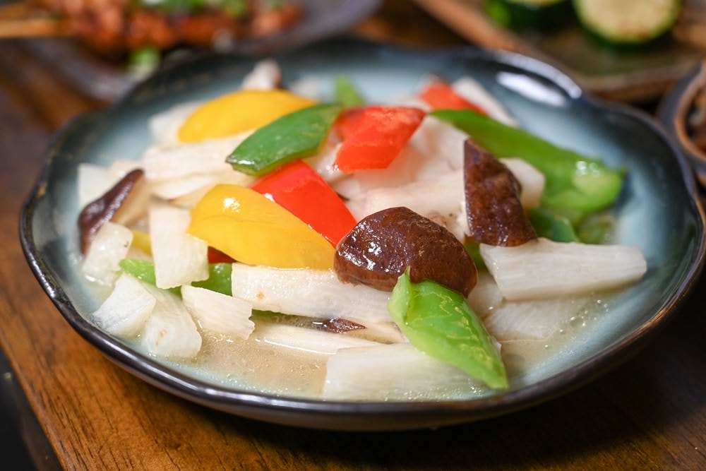 高雄楠梓美食|鯨炭吉串燒居酒屋,生日派對餐廳 浮誇日式料理,令人驚豔的手釣海魚兩吃! 嚴選串燒搭配生啤太過癮 ,上百種日本料理上上選! - 第23張圖 高雄楠梓美食|鯨炭吉串燒居酒屋,生日派對餐廳 浮誇日式料理,令人驚豔的手釣海魚兩吃! 嚴選串燒搭配生啤太過癮 ,上百種日本料理上上選!