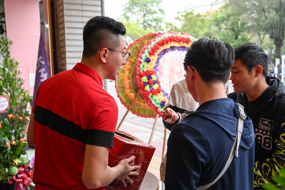 高雄麻辣小吃推薦｜「天府將 麻辣乾鍋」搭秘製酸梅湯最對味! 三民區建工美食，麻辣煲、經典特色小吃，高雄新開幕!