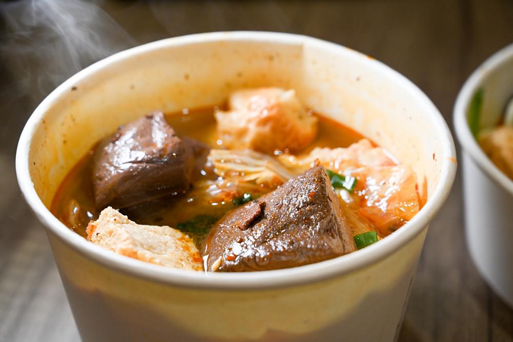 高雄麻辣小吃推薦｜「天府將 麻辣乾鍋」搭秘製酸梅湯最對味! 三民區建工美食，麻辣煲、經典特色小吃，高雄新開幕!