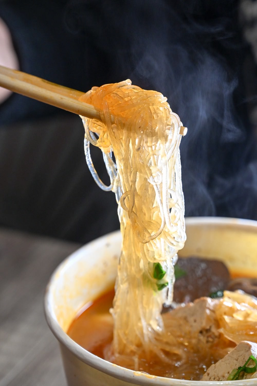 高雄麻辣小吃推薦｜「天府將 麻辣乾鍋」搭秘製酸梅湯最對味! 三民區建工美食，麻辣煲、經典特色小吃，高雄新開幕!