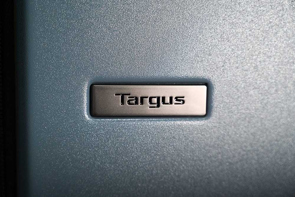 商務拉桿行李箱推薦｜Targus筆電防護登機箱 Pro-Tek®20” 莫蘭迪藍好看到炸，直接帶我入坑!
