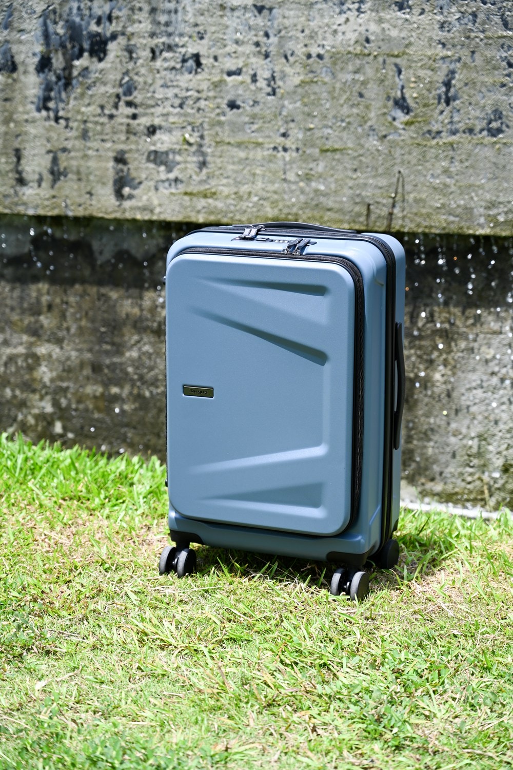 商務拉桿行李箱推薦｜Targus筆電防護登機箱 Pro-Tek®20” 莫蘭迪藍好看到炸，直接帶我入坑!