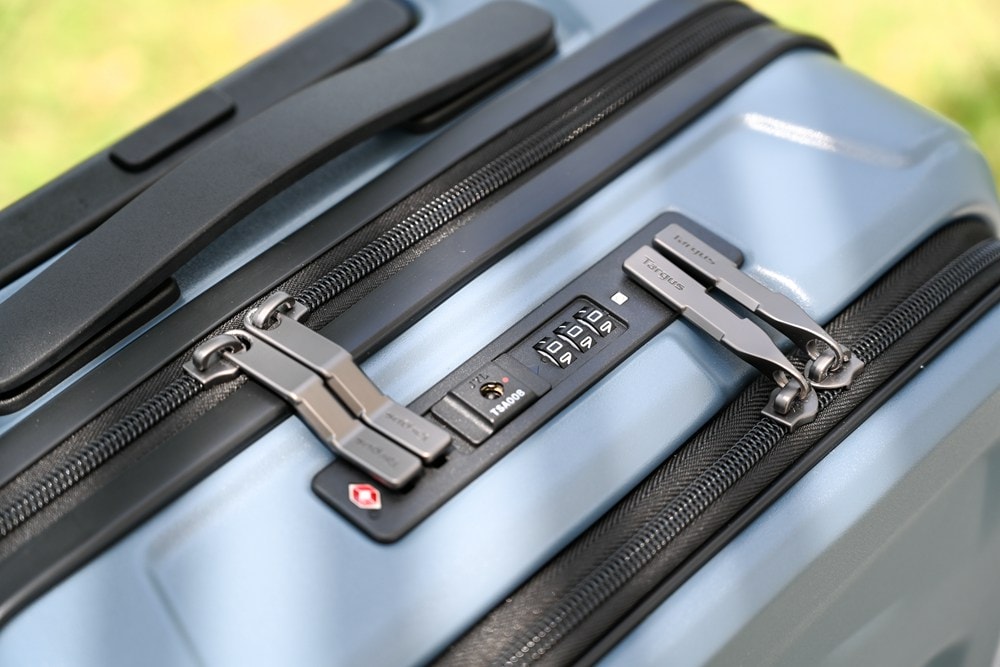 商務拉桿行李箱推薦｜Targus筆電防護登機箱 Pro-Tek®20” 莫蘭迪藍好看到炸，直接帶我入坑!