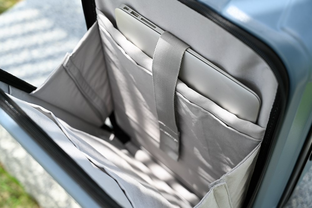 商務拉桿行李箱推薦｜Targus筆電防護登機箱 Pro-Tek®20” 莫蘭迪藍好看到炸，直接帶我入坑!