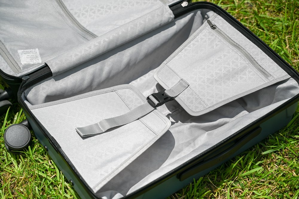 商務拉桿行李箱推薦｜Targus筆電防護登機箱 Pro-Tek®20” 莫蘭迪藍好看到炸，直接帶我入坑!