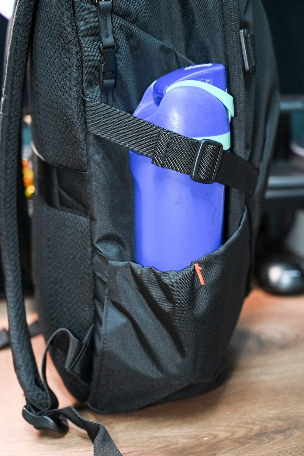 Targus Terra 環保電腦後背包，可收納15-16吋筆電，戶外探索附背包防雨罩，23L日常生活旅行!