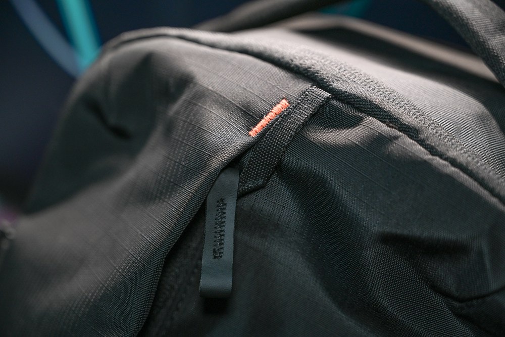 Targus Terra 環保電腦後背包，可收納15-16吋筆電，戶外探索附背包防雨罩，23L日常生活旅行!