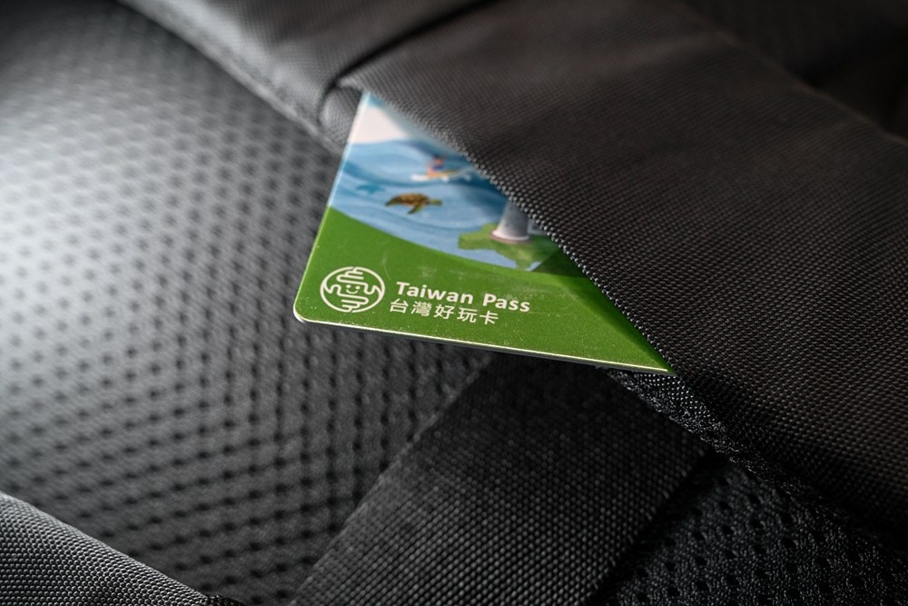 Targus Terra 環保電腦後背包，可收納15-16吋筆電，戶外探索附背包防雨罩，23L日常生活旅行!