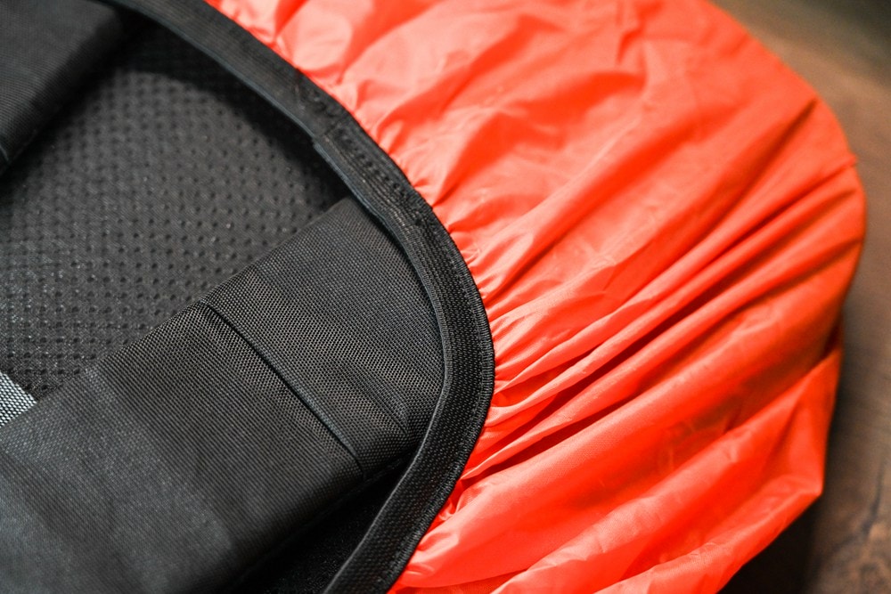 Targus Terra 環保電腦後背包，可收納15-16吋筆電，戶外探索附背包防雨罩，23L日常生活旅行!