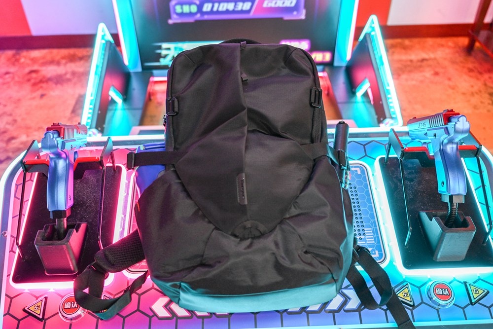 Targus Terra 環保電腦後背包，可收納15-16吋筆電，戶外探索附背包防雨罩，23L日常生活旅行!