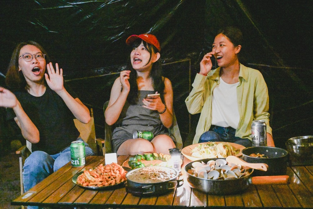 思旅 Think Travel | 溪頭懶人露營 森林健行 主廚私房料理，鹿谷小半天竹林茶席 茶餅DIY 特色竹筒飯，一趟與大自然連結的團體旅行!