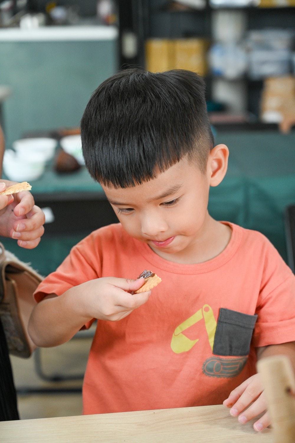 屏東可可巧克力園區半日遊 | 親子摘果體驗、可可冰淇淋&多肉療癒植栽DIY，可可覓境咖啡廳 濃濃可可冰沙、可可風味套餐，屏東旅遊景點半日遊!
