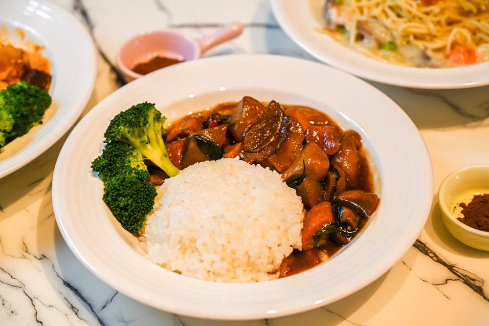 屏東可可巧克力園區半日遊 | 親子摘果體驗、可可冰淇淋&多肉療癒植栽DIY,可可覓境咖啡廳 濃濃可可冰沙、可可風味套餐,屏東旅遊景點半日遊! - 第45張圖 屏東可可巧克力園區半日遊 | 親子摘果體驗、可可冰淇淋&多肉療癒植栽DIY,可可覓境咖啡廳 濃濃可可冰沙、可可風味套餐,屏東旅遊景點半日遊!