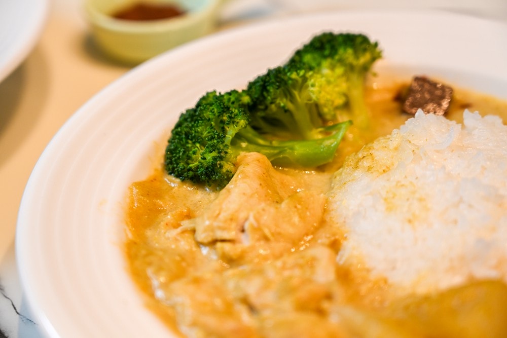 屏東可可巧克力園區半日遊 | 親子摘果體驗、可可冰淇淋&多肉療癒植栽DIY，可可覓境咖啡廳 濃濃可可冰沙、可可風味套餐，屏東旅遊景點半日遊!