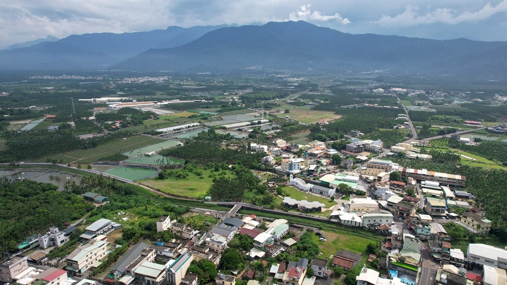 屏東可可巧克力園區半日遊 | 親子摘果體驗、可可冰淇淋&多肉療癒植栽DIY,可可覓境咖啡廳 濃濃可可冰沙、可可風味套餐,屏東旅遊景點半日遊! - 第11張圖 屏東可可巧克力園區半日遊 | 親子摘果體驗、可可冰淇淋&多肉療癒植栽DIY,可可覓境咖啡廳 濃濃可可冰沙、可可風味套餐,屏東旅遊景點半日遊!