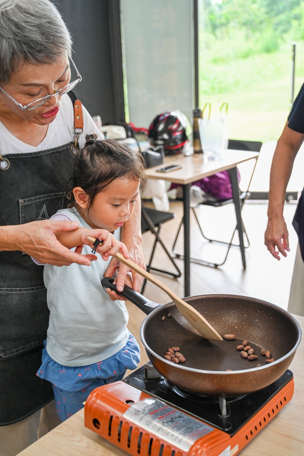 屏東可可巧克力園區半日遊 | 親子摘果體驗、可可冰淇淋&多肉療癒植栽DIY，可可覓境咖啡廳 濃濃可可冰沙、可可風味套餐，屏東旅遊景點半日遊!
