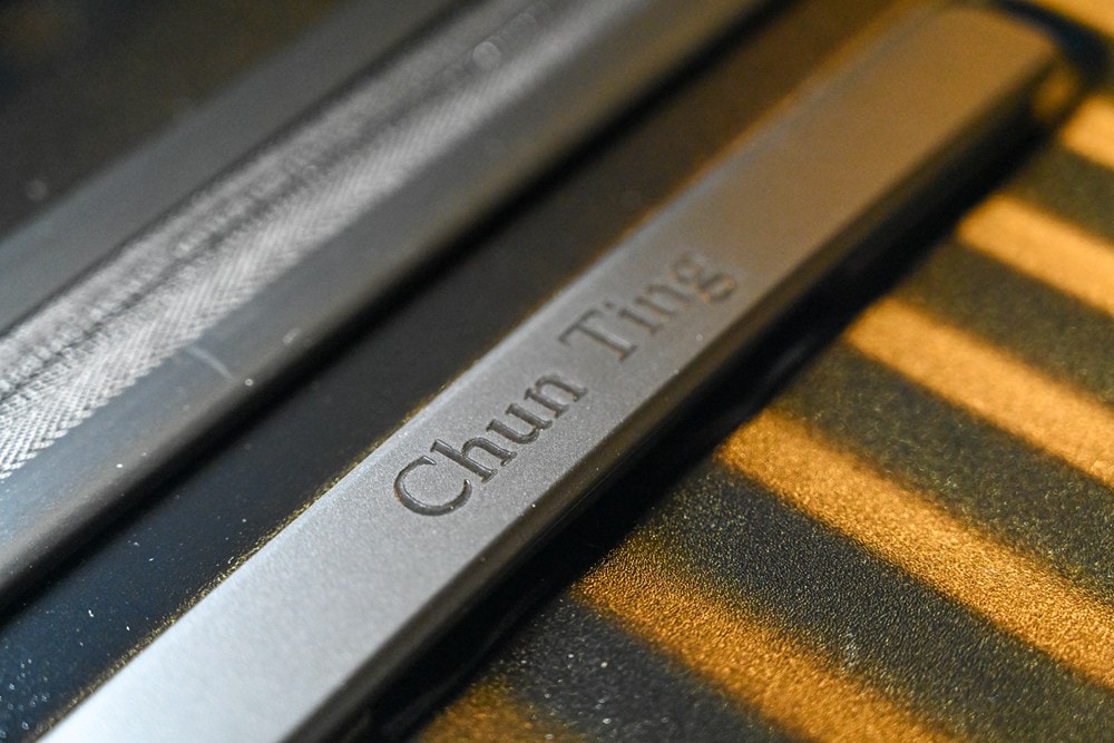 行李箱 登機箱 開箱 | With Me前開上掀波卡箱，五大精選特色強力推薦!行李超能裝、攤開好輕鬆，四天三夜旅行就靠它!