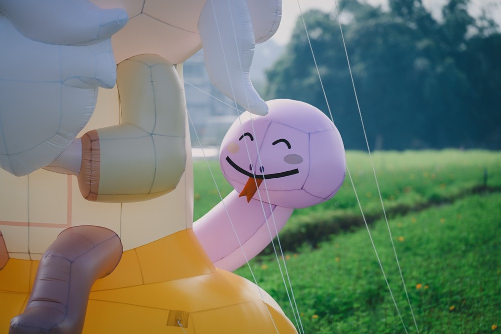 高雄美濃花海彩繪大地 賞花逛新春文創市集 ,阿弟牯阿妹妹、摩艾、凌波仙子、夢迴伯公 美拍景點,客家小炒、水磨豆花 美味私房,探訪藏金天目釉技藝 陶木漆藝術手作工坊! - 第22張圖 高雄美濃花海彩繪大地 賞花逛新春文創市集 ,阿弟牯阿妹妹、摩艾、凌波仙子、夢迴伯公 美拍景點,客家小炒、水磨豆花 美味私房,探訪藏金天目釉技藝 陶木漆藝術手作工坊!