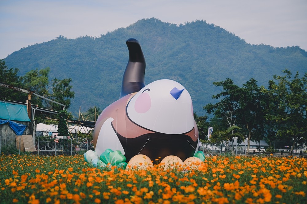 高雄美濃花海彩繪大地 賞花逛新春文創市集 ,阿弟牯阿妹妹、摩艾、凌波仙子、夢迴伯公 美拍景點,客家小炒、水磨豆花 美味私房,探訪藏金天目釉技藝 陶木漆藝術手作工坊! - 第14張圖 高雄美濃花海彩繪大地 賞花逛新春文創市集 ,阿弟牯阿妹妹、摩艾、凌波仙子、夢迴伯公 美拍景點,客家小炒、水磨豆花 美味私房,探訪藏金天目釉技藝 陶木漆藝術手作工坊!