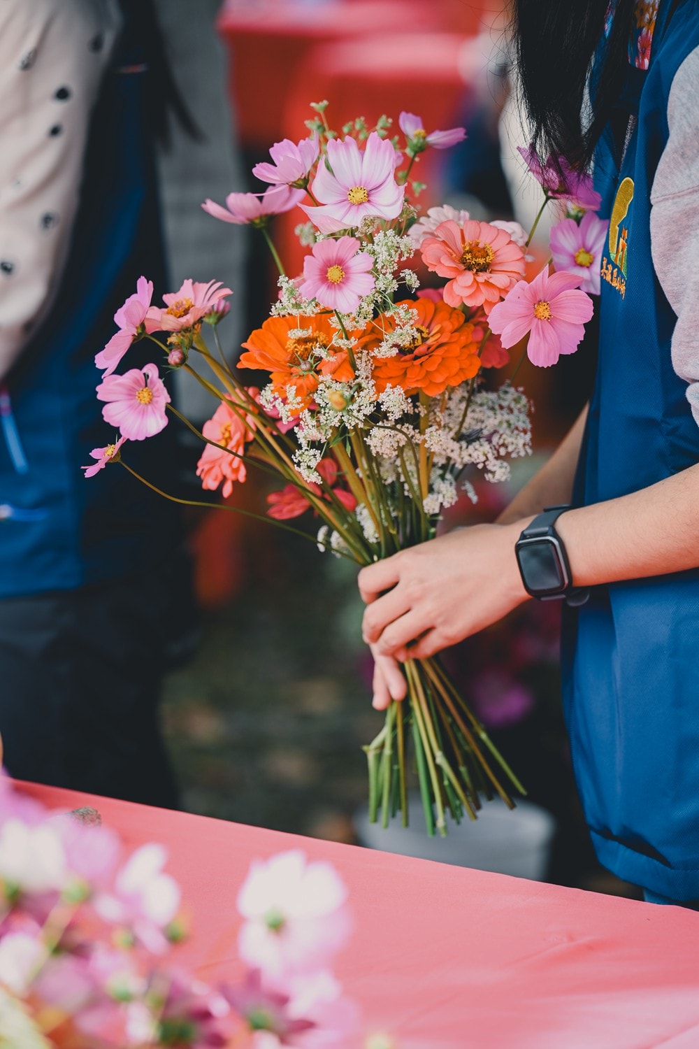 高雄美濃花海彩繪大地 賞花逛新春文創市集 ,阿弟牯阿妹妹、摩艾、凌波仙子、夢迴伯公 美拍景點,客家小炒、水磨豆花 美味私房,探訪藏金天目釉技藝 陶木漆藝術手作工坊! - 第6張圖 高雄美濃花海彩繪大地 賞花逛新春文創市集 ,阿弟牯阿妹妹、摩艾、凌波仙子、夢迴伯公 美拍景點,客家小炒、水磨豆花 美味私房,探訪藏金天目釉技藝 陶木漆藝術手作工坊!